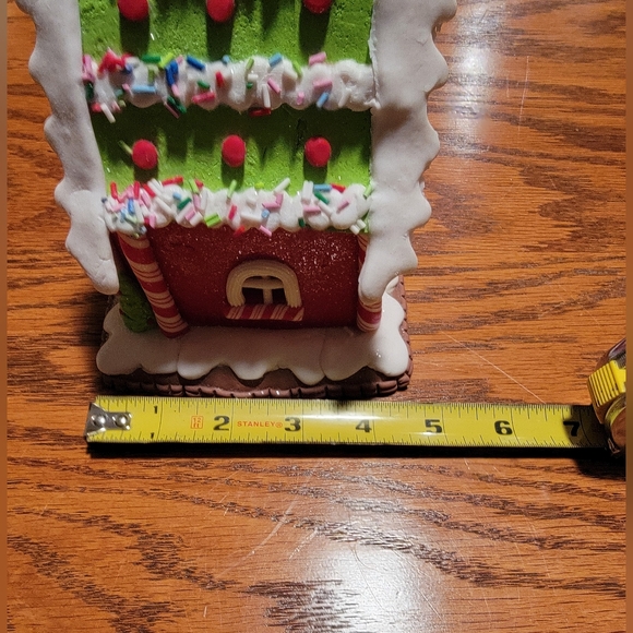 New in Box- Light Up-Led Tabletop Gingerbread Junction House by Kirk S. Alder - Picture 10 of 12